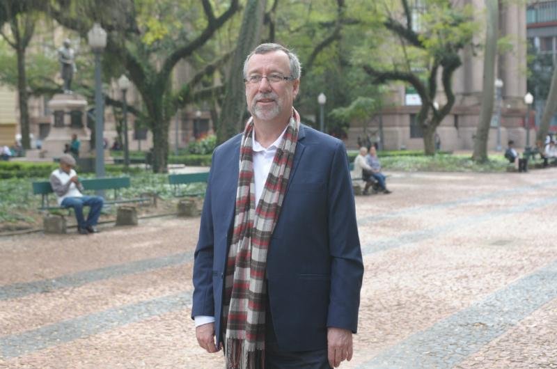Para Ortiz, a literatura tem que representar a &eacute;poca em que se vive