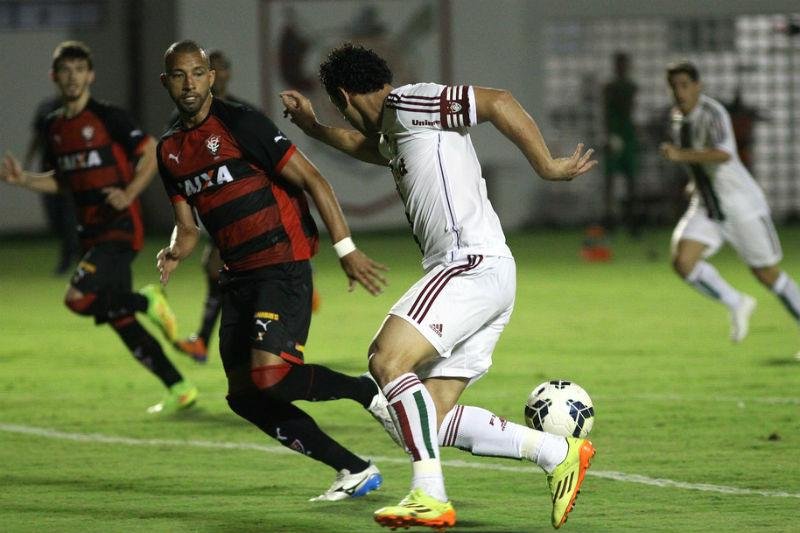Fluminense sai na frente mas perde para o Vit&oacute;ria no Brasileir&atilde;o 