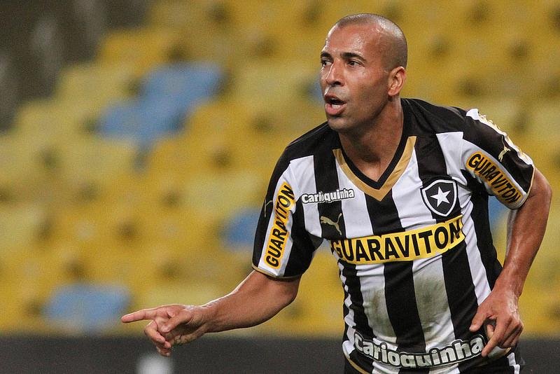 Jogador do Botafogo reclamou da expuls&atilde;o contra o Bahia