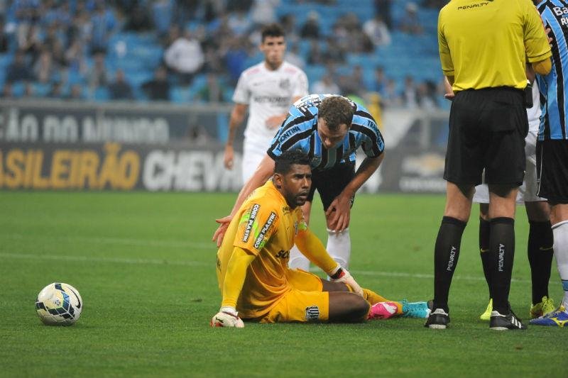 Antes da partida, a torcida gremista vaiou muito o goleiro Aranha