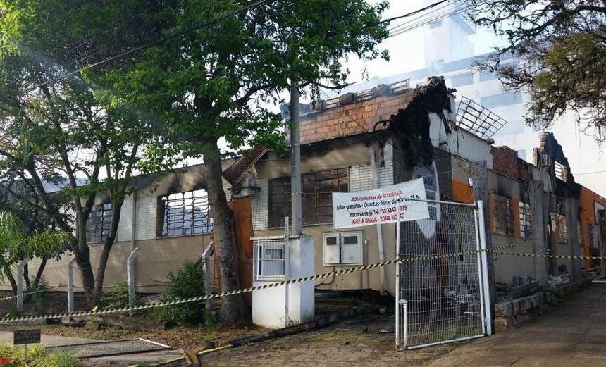 Fogo destruiu sede da Igreja Batista, na zona Norte da Capital