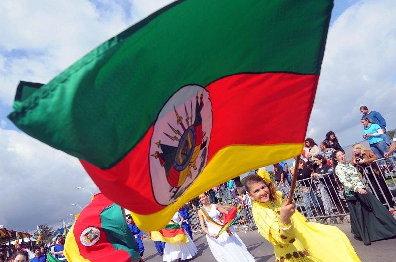 Orgulho Farroupilha &eacute; o grande destaque do desfile