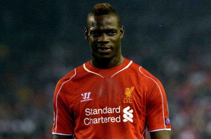 Atacante do Liverpool foi atacado pelo Twitter ap&oacute;s brincar com derrota do rival Manchester United