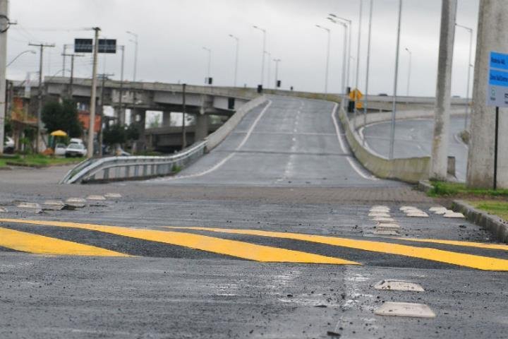 Quebra-molas foram constru&iacute;dos para reduzier velocidade na chegada &agrave; Capital