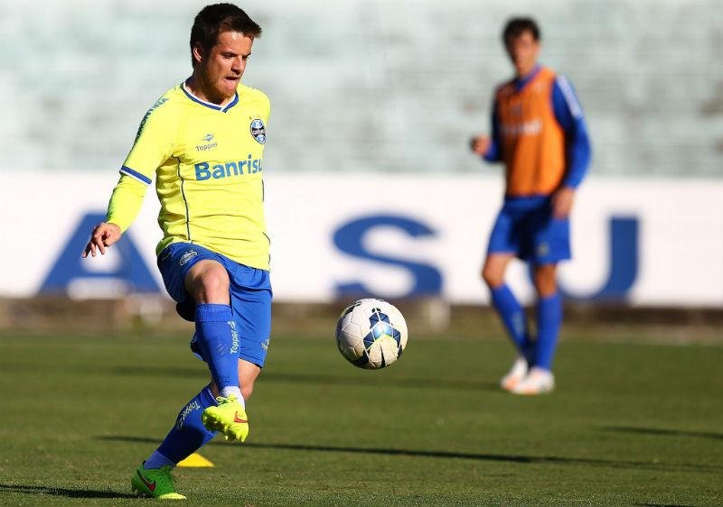 Gr&ecirc;mio ter&aacute; volta de Ramiro