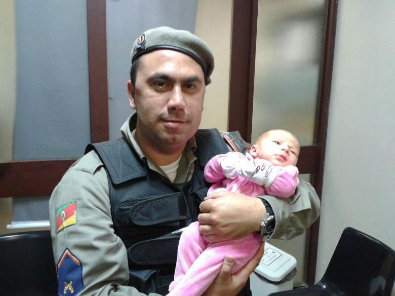 Policiais militares salvaram rec&eacute;m nascido em Alvorada