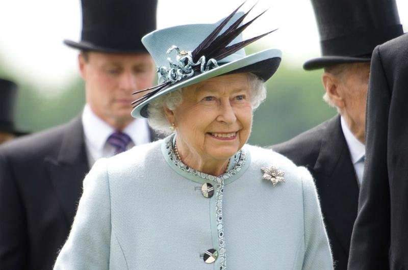 Rainha Elizabeth II fica aliviada com resultado de referendo da Esc&oacute;cia
