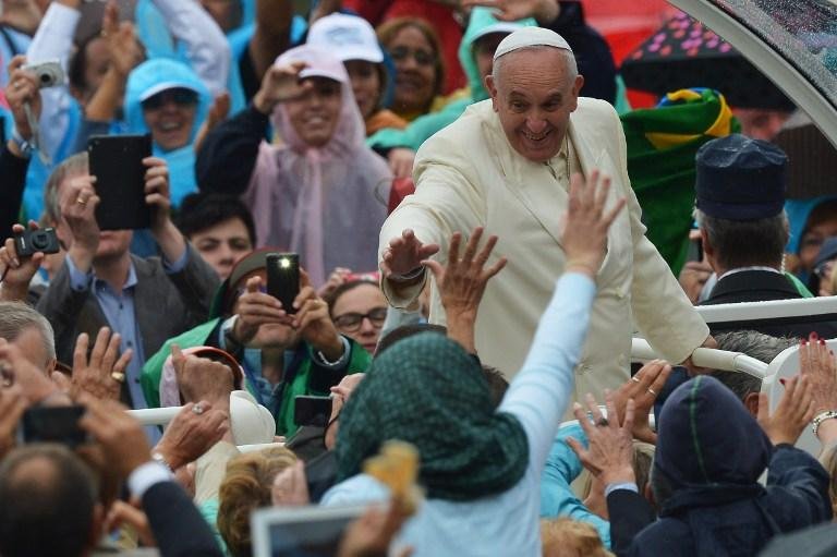 Papa pede ajuda da comunidade internacional no combate ao ebola