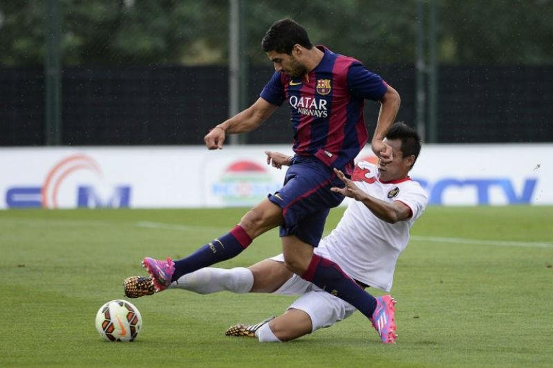 Su&aacute;rez fez dois gols pelo time B do Barcelona