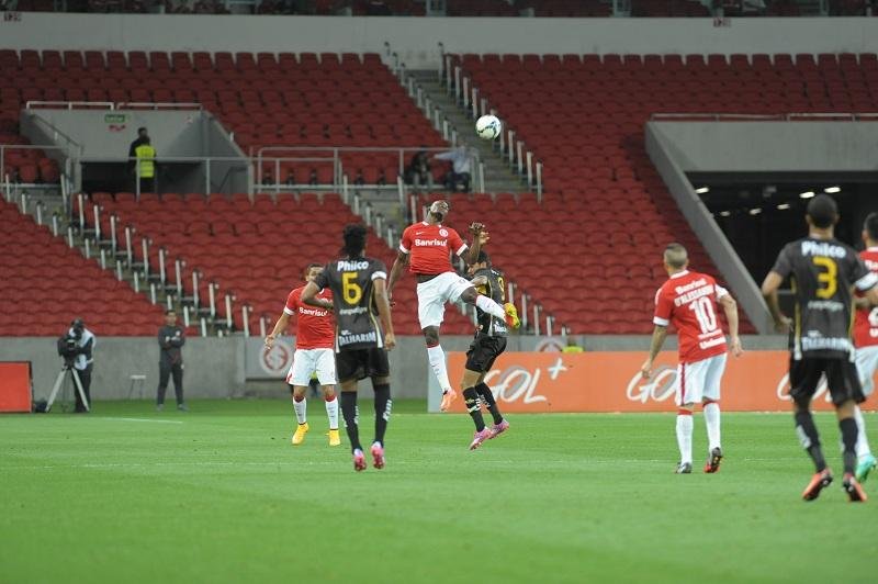  Inter venceu o Crici&uacute;ma, por 3 a 0