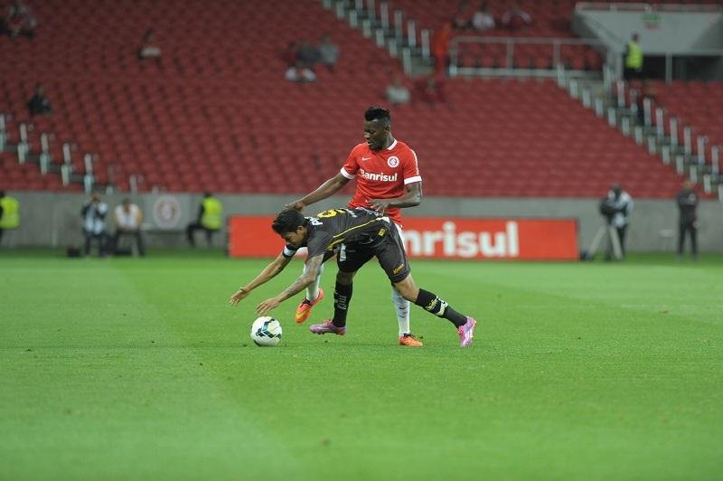 Zagueiro Paul&atilde;o diz que Inter est&aacute; mais confiante