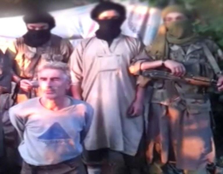 Ex&eacute;rcito argelino procura corpo de ref&eacute;m franc&ecirc;s decapitado