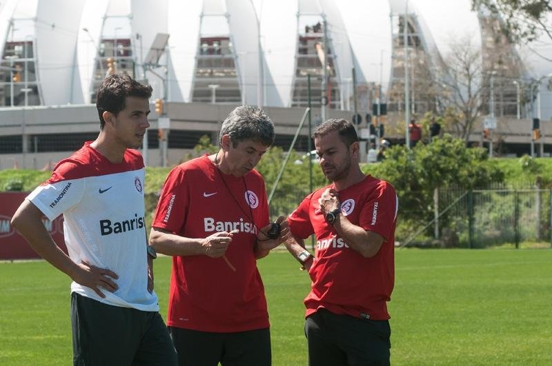 1 	Ainda em busca regularizar situa&ccedil;&atilde;o de Nilmar