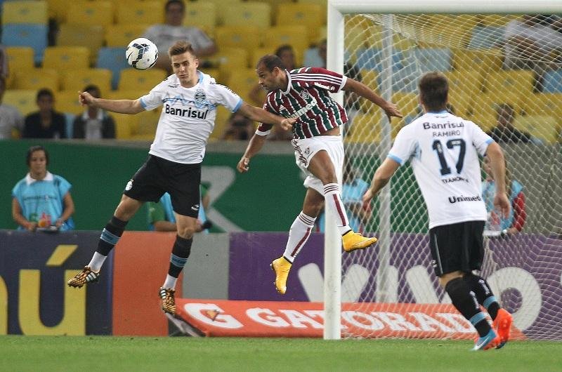 Bressan formou dupla de zaga com Rhodolfo no Maracan&atilde;