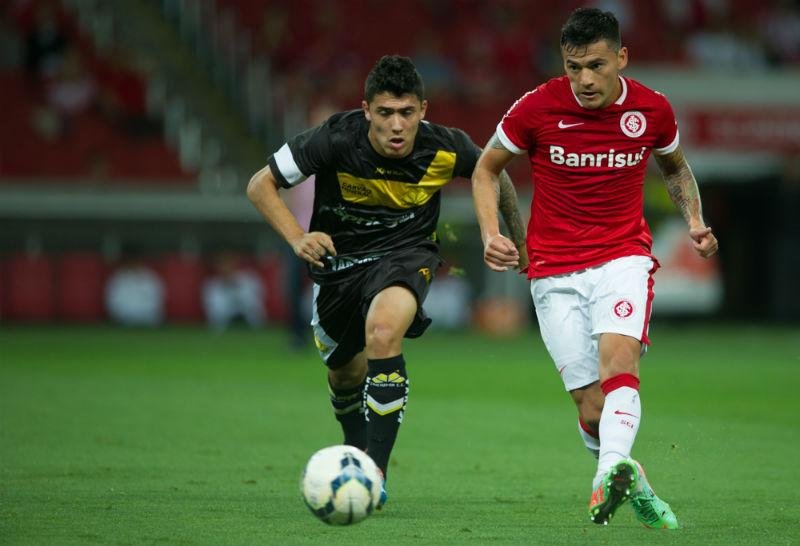 Ar&aacute;nguiz ir&aacute; desfalcar o Inter nos jogos contra a Chapecoense e Fluminense