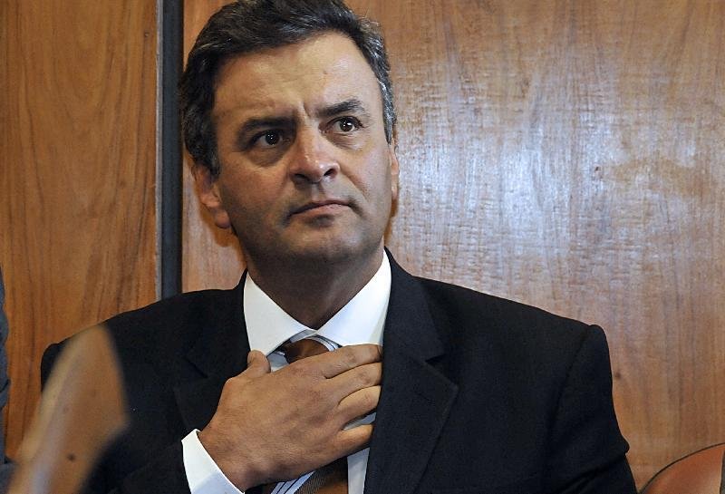 A&eacute;cio promete divulgar programa de governo na segunda, dia 29