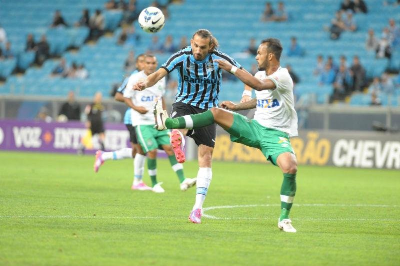 Atacante do Gr&ecirc;mio lamenta sa&iacute;da da Copa do Brasil, mas diz que jogadores j&aacute; esperavam