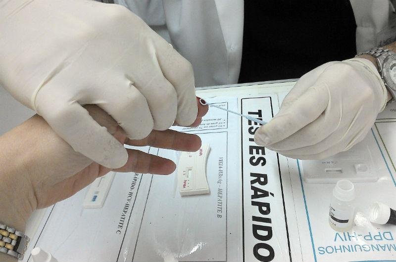 Testes r&aacute;pidos s&atilde;o feitos em unidades de sa&uacute;de