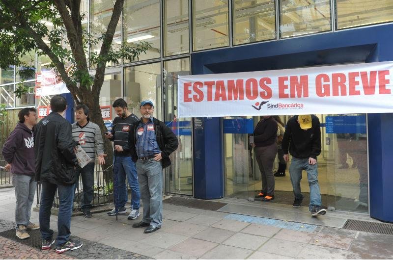 Greve dos banc&aacute;rios tem 80% de ades&atilde;o de institui&ccedil;&otilde;es privadas