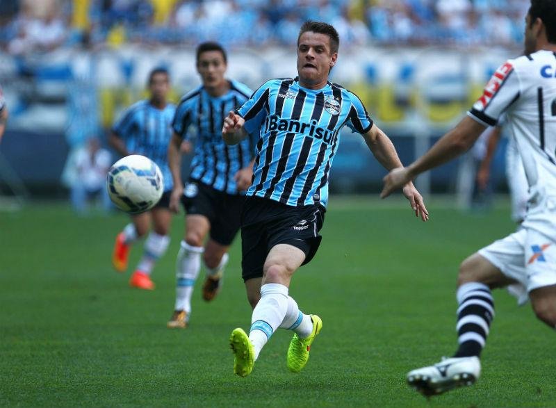 Ramiro acredita que bom momento do Gr&ecirc;mio se deve ao desempenho coletivo da equipe