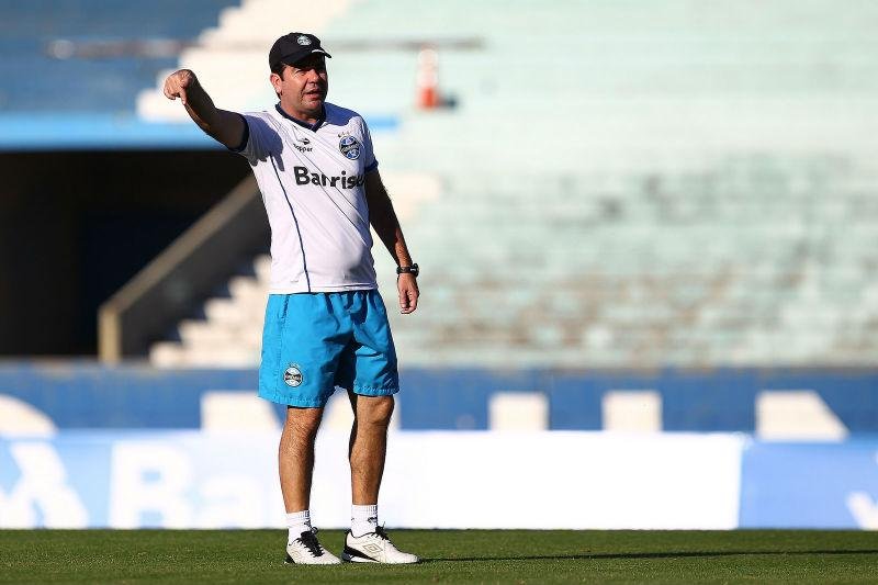 Conceitos diferentes de futebol justificam insucesso de Enderson no Gr&ecirc;mio