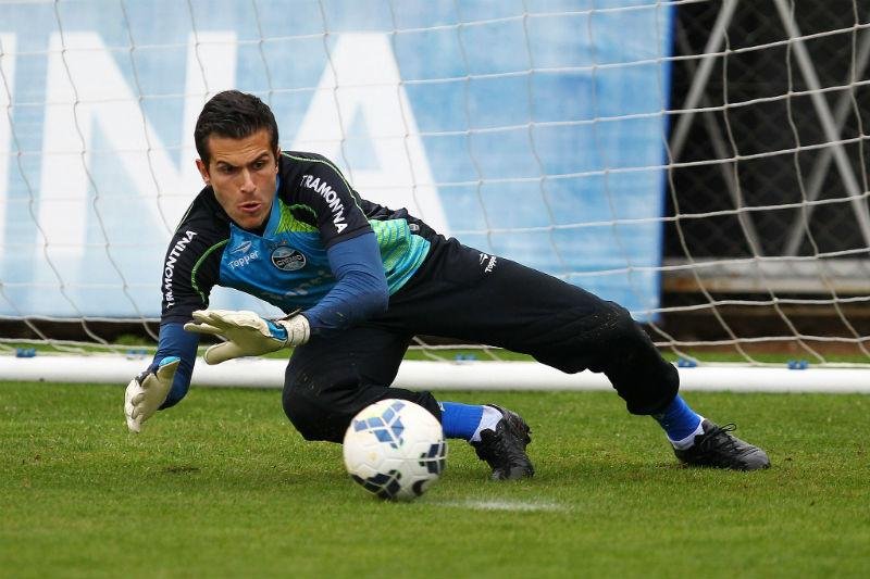 Camisa 1 Gr&ecirc;mio pode se tornar o goleiro ga&uacute;cho com maior per&iacute;odo sem sofrer gol na competi&ccedil;&atilde;o