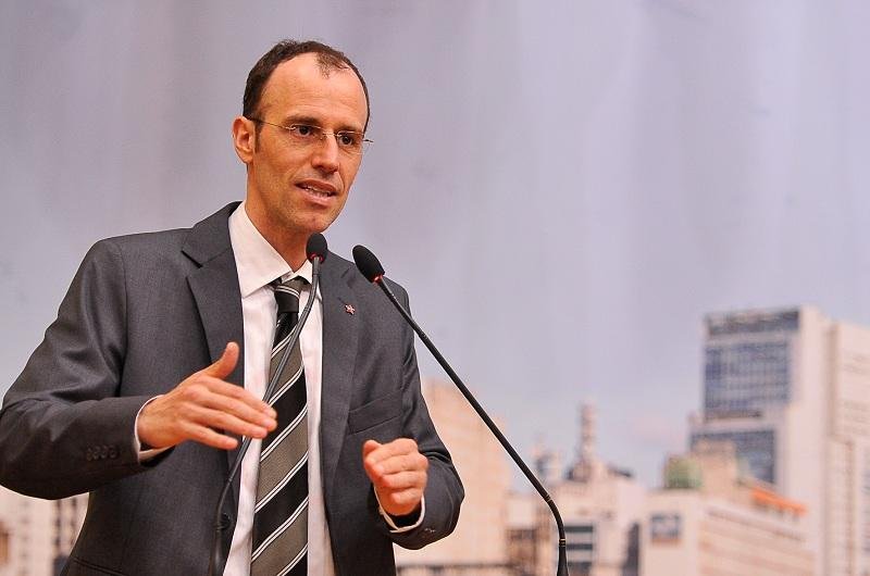 Para Marcelo Sgarbossa, cobran&ccedil;a impossibilita diversas chamadas da popula&ccedil;&atilde;o