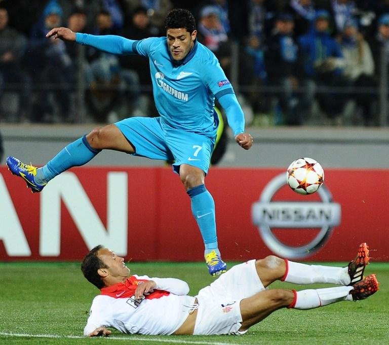 Spartak de Moscou &eacute; punido por racismo de torcida contra Hulk  