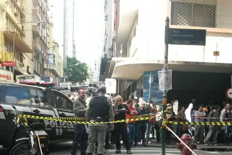 Homem morre em assalto a joalheria no Centro de Porto Alegre