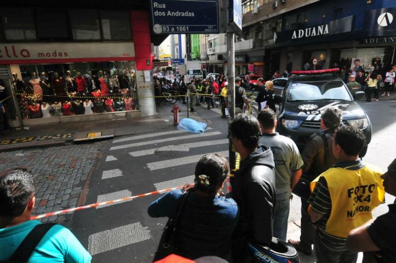 Homem morreu ao ser baleado no Centro de Porto Alegre 