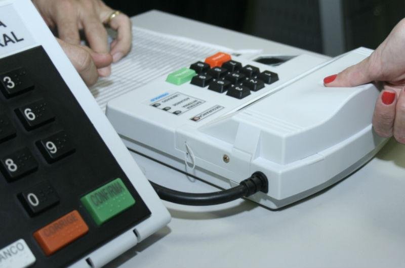 Eleitores de 186 cidades ga&uacute;chas ser&atilde;o identificados por meio da impress&atilde;o digital
