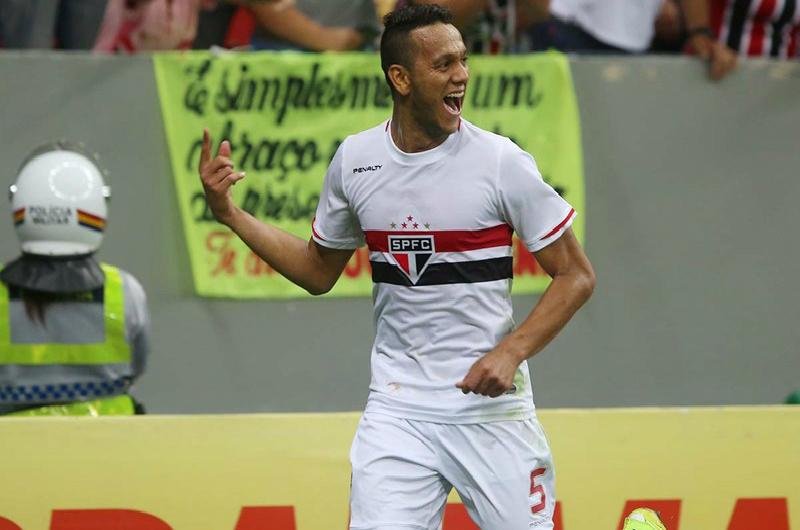 Souza &eacute; suspenso e desfalca S&atilde;o Paulo contra Gr&ecirc;mio 