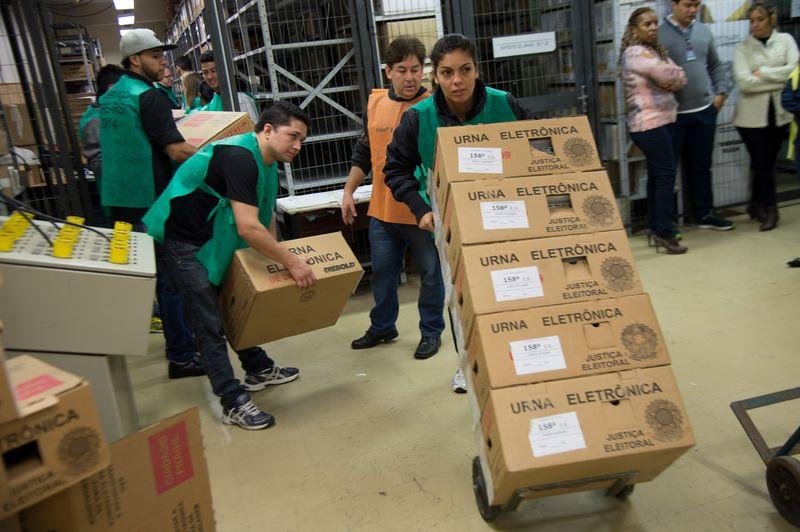 Urnas come&ccedil;aram a ser distribu&iacute;das na quinta-feira