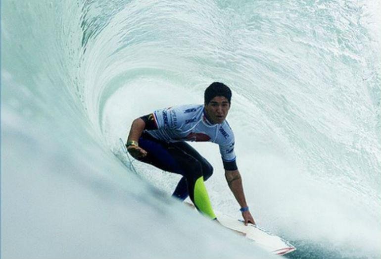 Medina cai nas quartas em Hossegor, mas segue na lideran&ccedil;a do WCT