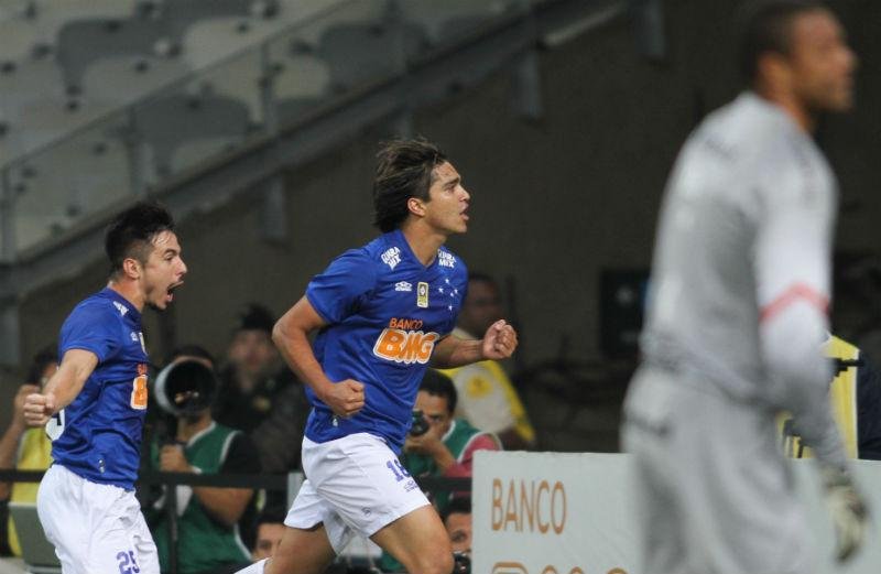 Moreno marcou o primeiro gol do Cruzeiro