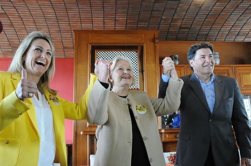 Ana Am&eacute;lia estava acompanha da candidata ao senado Simone Leite