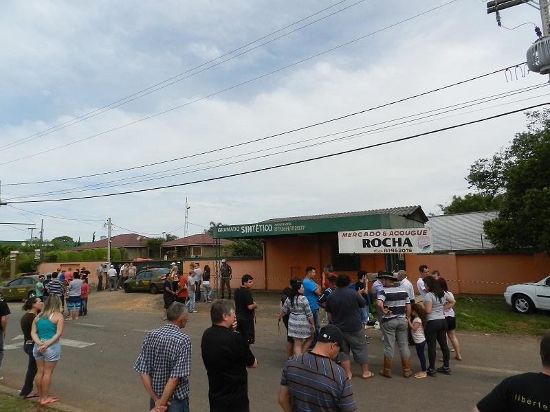 Descarga el&eacute;trica mata ao menos tr&ecirc;s em Estrela