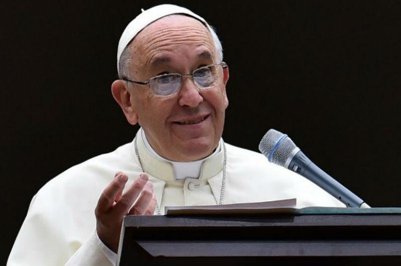 Papa Francisco visitar&aacute; Fran&ccedil;a em 2015