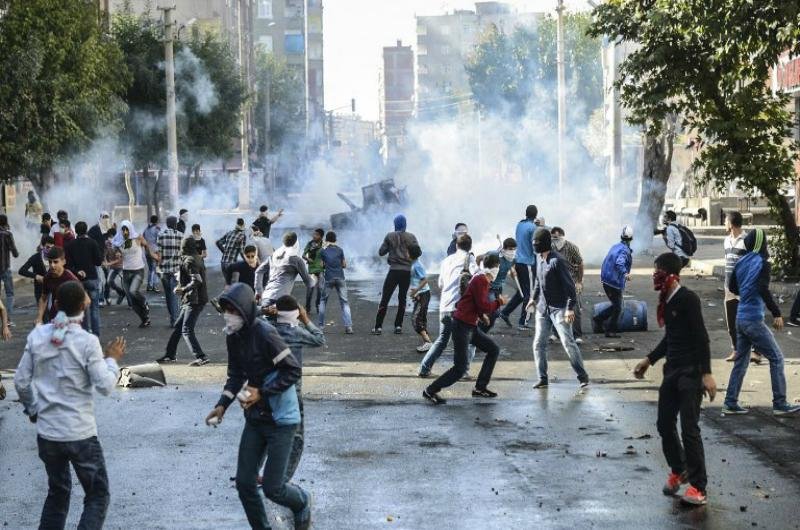 Violentos combates em cidade s&iacute;ria sitiada pelo Estado Isl&acirc;mico
