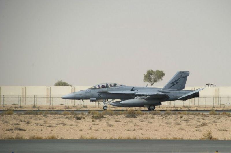 Ca&ccedil;a australiano bombardeou IE