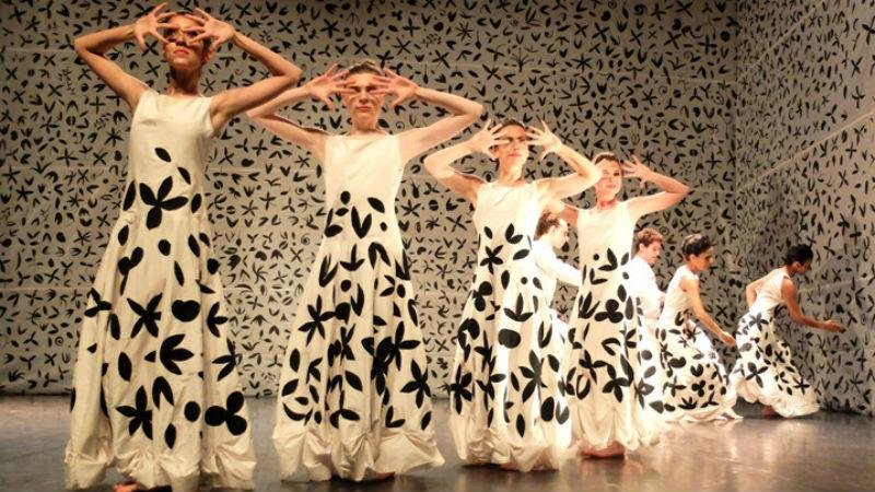 Coreografia, cen&aacute;rio e figurino s&atilde;o assinados pelo escoc&ecirc;s Mark Sieczakarek