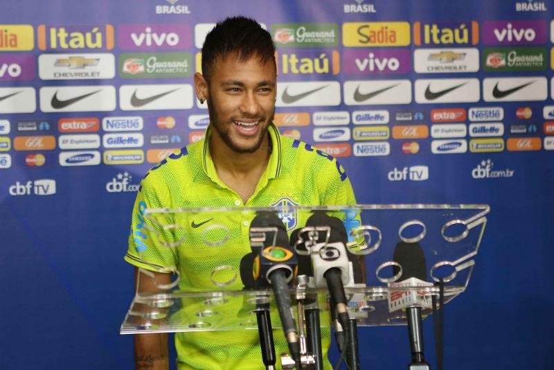 Atacante da Sele&ccedil;&atilde;o celebrou entrosamento com Messi, mas quer vencer amistoso neste s&aacute;bado 