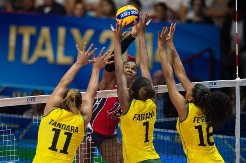 Brasil est&aacute; nas semifinais do Campeonato Mundial de V&ocirc;lei