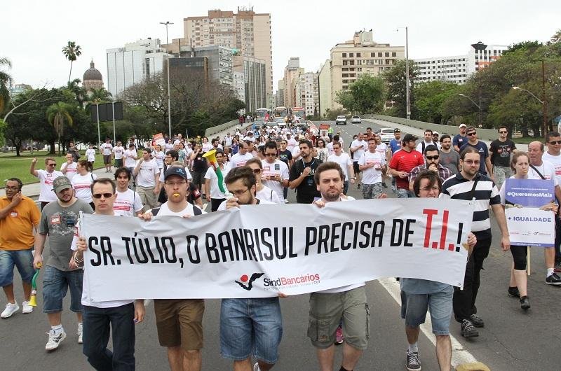 Servidores do Banrisul v&atilde;o avaliar a proposta definida pelo Tribunal Regional do Trabalho para tentar encerrar a greve da categoria