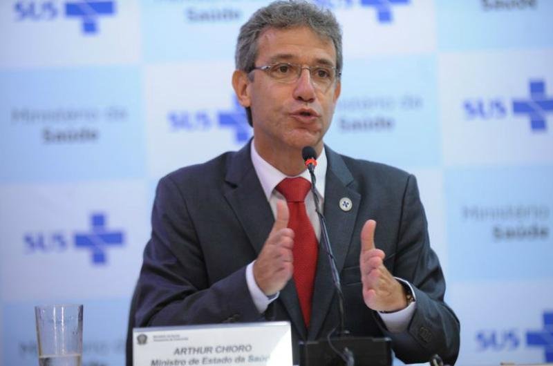 Ministro reafirmou que, mesmo entre as pessoas que mantiveram contato com o paciente, o risco de transmiss&atilde;o &eacute; muito baixo