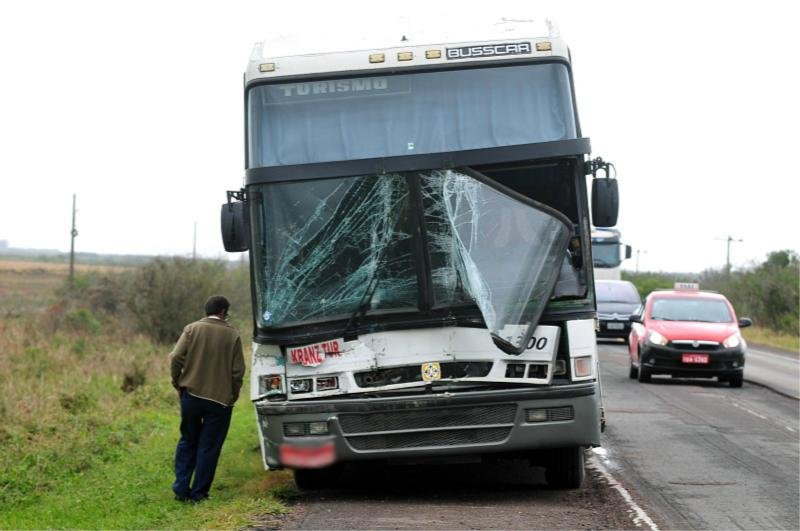 Acidente com &ocirc;nibus ocorreu na BR 290, em Eldorado do Sul