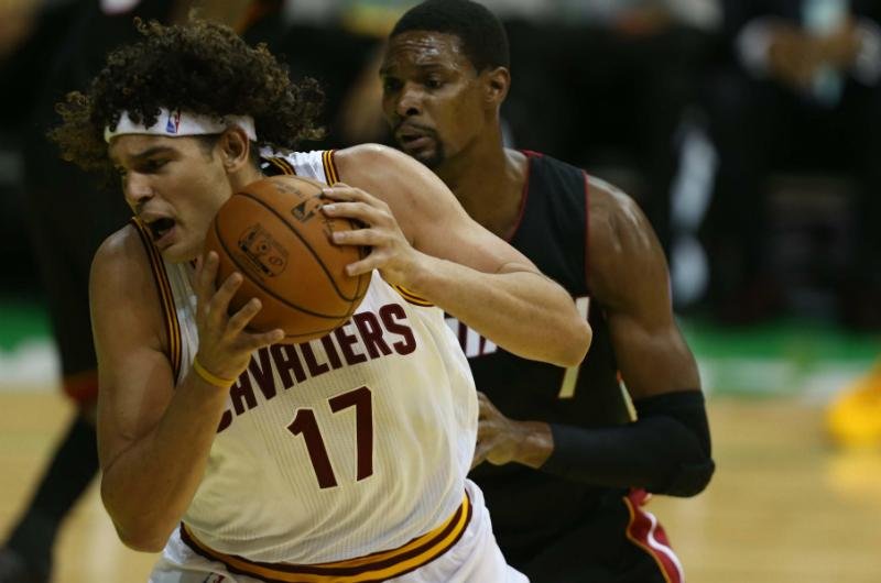 Anderson Varej&atilde;o marcou 14 pontos