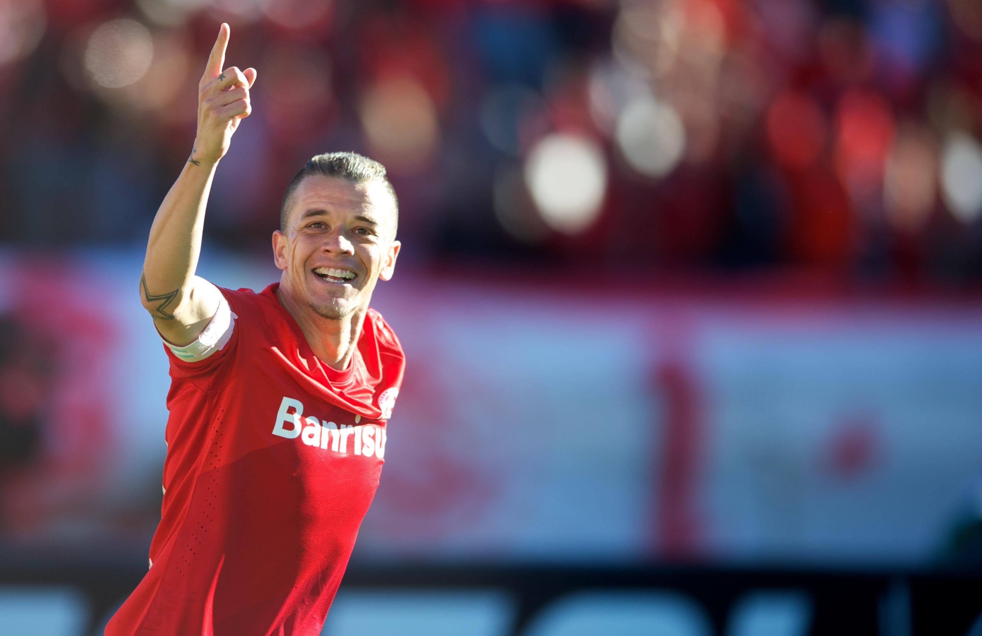 D&acute;Alessandro renovou contrato com o Inter at&eacute; 2017 e pode fechar nove temporadas atuando pelo clube ga&uacute;cho