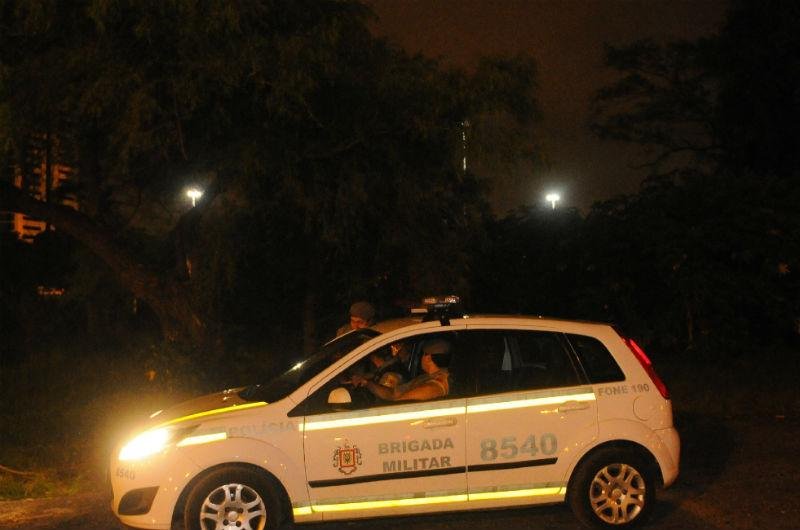 Homem &eacute; preso ap&oacute;s estupro de mulher 