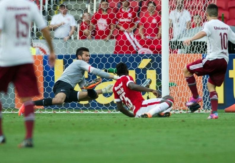 Goleiro do Inter se destacou na vit&oacute;ria sobre Fluminense por 2 a 1 
